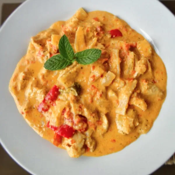 Pollo al curry tailandés