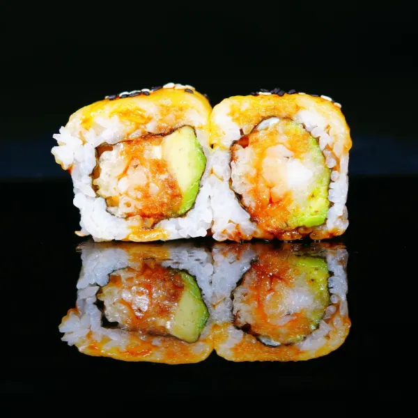 Roll mayonesa tempura langostino aguacate