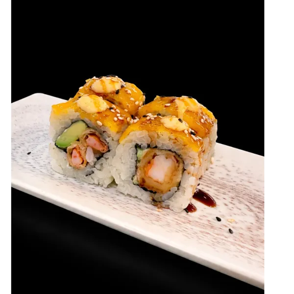 Uramaki california mayonesa tempura gamba,pepino,aguacate y queso