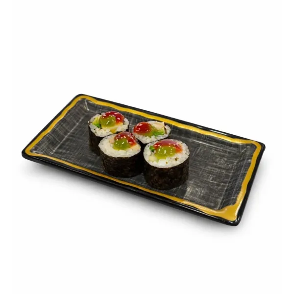 Maki piña, aguacate, mango