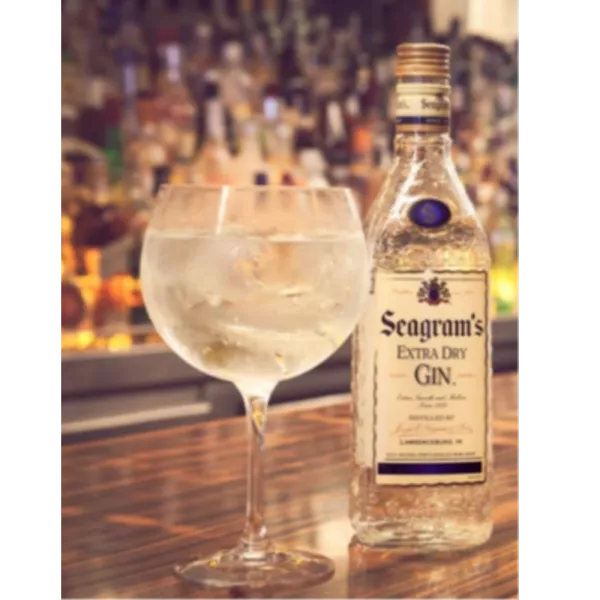 Copa Seagram s Extra Dry Gin