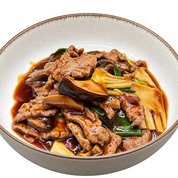 TERNERA CON BAMBÚ Y SETAS CHINAS