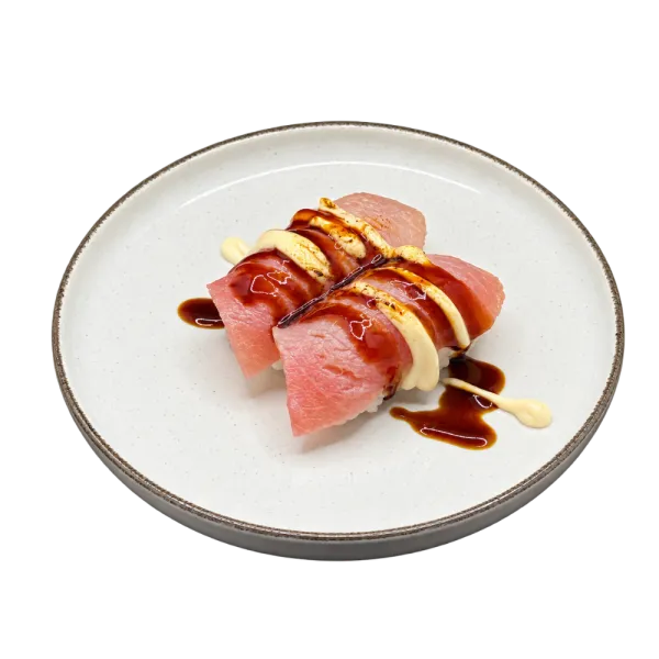 Nigiri de atún flambeado